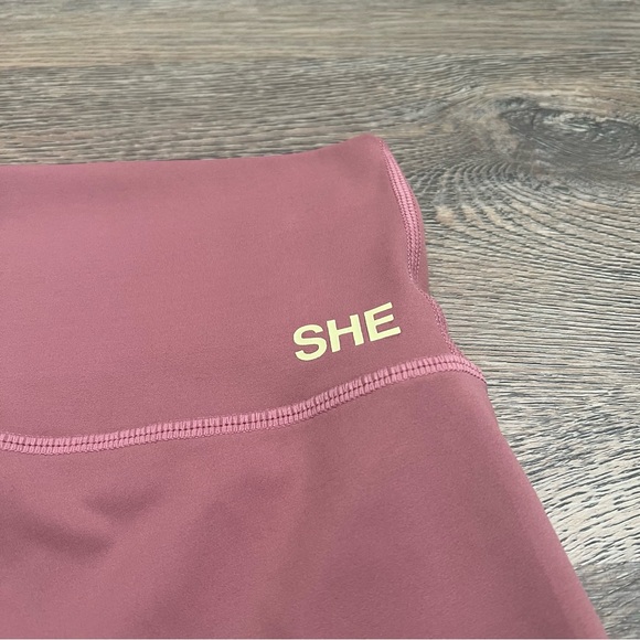 Darc Sport She Wolves Women's Mauve Pink High-Waisted Shorts Medum 14/500 - Picture 7 of 7